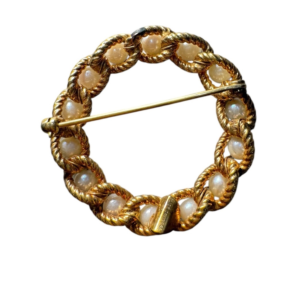 Gold and Pearl Circle Brooch - Picture 3 of 3